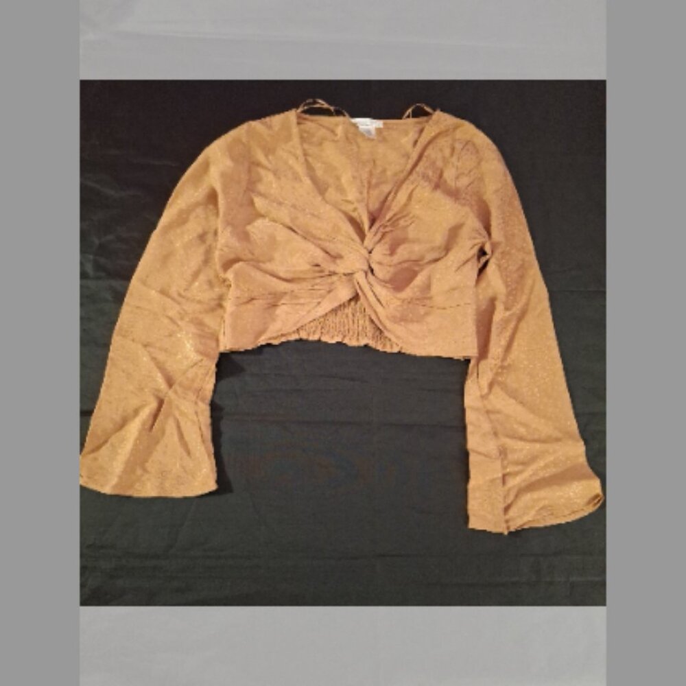 KIRIOUS  Open With Twist Front Bell Sleeve Crop Top